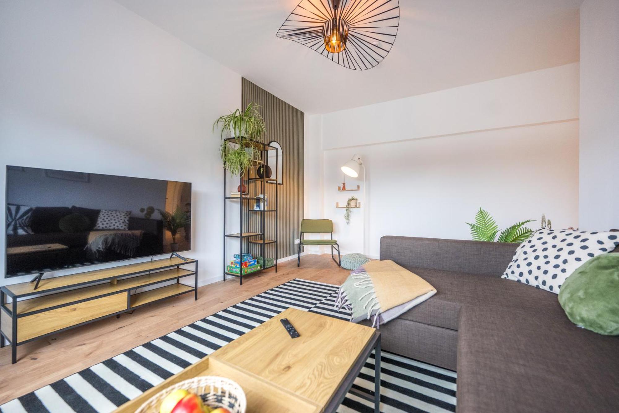 Neu: 100M² - Ideal Fuer Familien/Geschaeftsr. - Hbf 코블렌츠 외부 사진